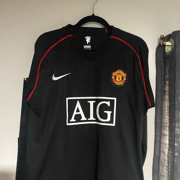 Nike Black and Red Manchester United Jersey - Picture 1 of 2